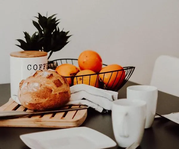 Cosy And Modern Closed To The Lift Apartament