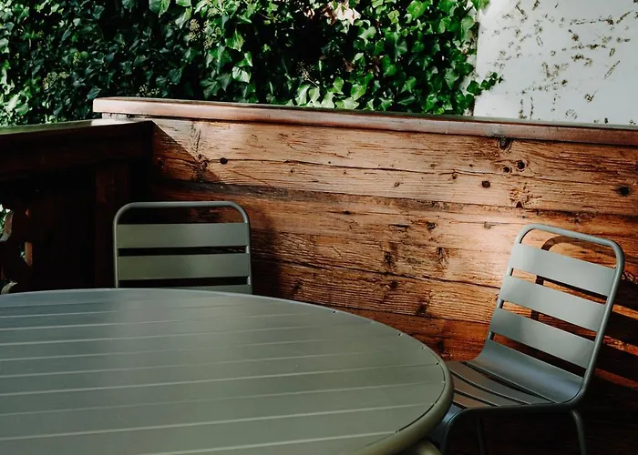 Cosy And Modern Closed To The Lift