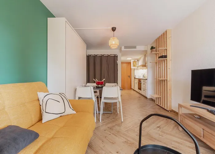 Cosy And Modern Closed To The Lift Apartament *