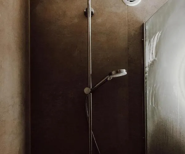 Cosy And Modern Closed To The Lift